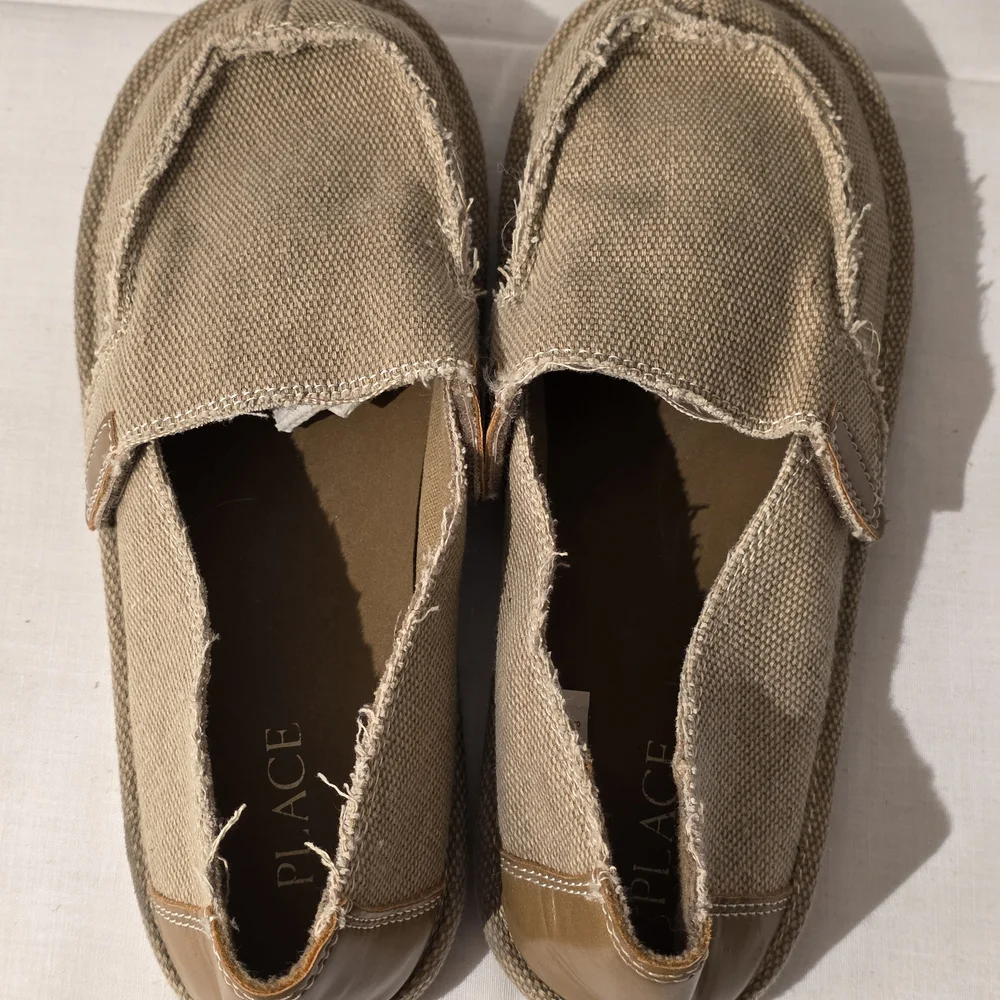 Childrens Place Beige Canvas Slip-Ons Sz 3, Boat Shoes